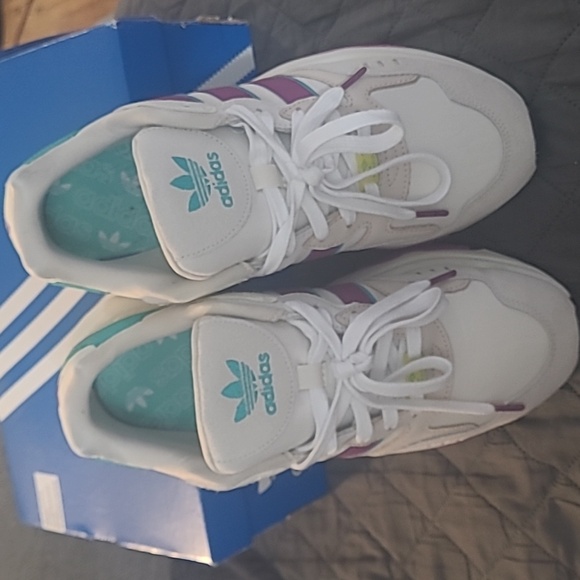 adidas Retropy F90 'Off White Sonic Fuchsia' HP8019 - Picture 4 of 8